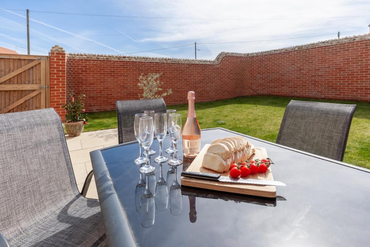 Choseley Cottage - Norfolk Cottage Agency Docking Exterior foto